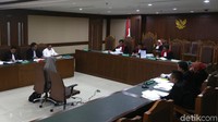 Yulianis memberikan kesaksian.