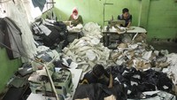 Meningkatnya pesanan untuk pembuatan celana chino membuat para penjahit ini bisa memproduksi lebih dari ratusan celana.