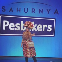 Kalau kostumnya dibuat dari kemasan makanan ringan begini, bisa-bisa Okky diburu para anak kecil. Foto: Dok. Instagram/Okky Lukman