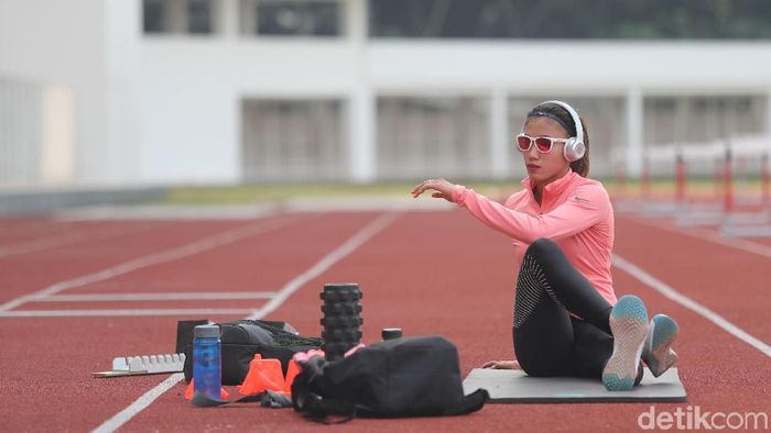 Emilia Nova Cepat dan Gaya Asyik di Lintasan Atletik . (Foto: Grandyos Zafna/detikSport) Emilia Nova Cepat dan Gaya Asyik di Lintasan Atletik . (Foto: Grandyos Zafna/detikSport)