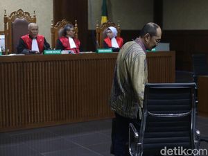 Asa Fredrich Berlebaran dengan Keluarga dari AS dan Inggris Pupus