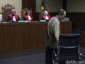 Asa Fredrich Berlebaran dengan Keluarga dari AS dan Inggris Pupus