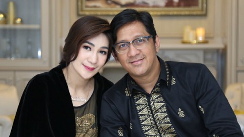 aktivitas andre taulany bersama istri