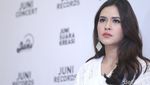 Raisa Cantik Tampil Serba Putih saat Rilis Single Terbarunya