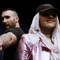 Maroon 5 juga mengundang Amani Al-Khatatahbeth, seorang pengusaha muslim wanita asal Amerika Serikat. Foto: Instagram/@amani