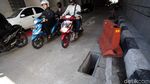 Astaga! Penutup Gorong-gorong di Underpass Mampang Dicuri