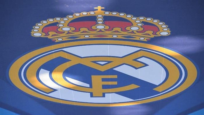 View of Real Madrids logo before the UEFA Champions League final football match between Liverpool and Real Madrid at the Olympic Stadium in Kiev, Ukraine on May 26, 2018. / AFP PHOTO / Franck FIFE