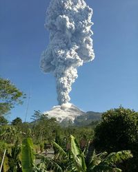 PVMBG: Erupsi Gunung Merapi Karena Pelemparan Gas Vulkanik