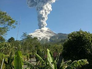 Foto: Erupsi Gunung Merapi Pagi Ini