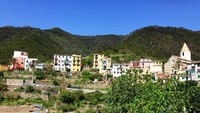 Cinque Terre sendiri berarti 5 daratan. Desa ketiga yaitu Desa Corniglia, satu-satunya desa di Cinque Terre yang tidak memiliki pantai. (Innez Lawry/Istimewa)
