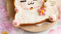 Selain krim yang sengaja dibuat menyerupai hamster, roti tawarnya juga sengaja dibentuk seperti badan hamster. Yakin nggak sayang kalau makan roti panggang ini? Foto: Instagram bellchan_cooking_bento