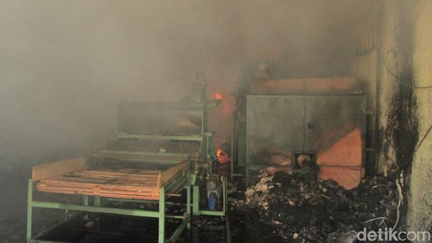 Gudang Pemintalan Kapas di Rancaekek Kebakaran
