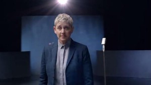 Acara bincang-bincang yang dipandu Ellen DeGeneres Show berakhir pada 2022 setelah 19 musim tayang di tengah tuduhan lingkungan kerja yang tidak sehat yang memicu penyelidikan internal, pemecatan beberapa eksekutif, dan kemarahan publik. Ellen dan istrinya, Portia de Rossi, telah pindah ke Cotswolds, dan memutuskan untuk menetap di sana pada November 2024. Foto: istimewa/screenshot YouTube