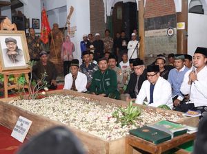 Takziah, Cak Imin Kenang Perjuangan Ki Enthus Melalui Wayang