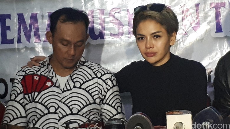 Putuskan Cerai, Nikita Mirzani Anggap Dipo Latief Bukan Imam yang Baik Putuskan Cerai, Nikita Mirzani Anggap Dipo Latief Bukan Imam yang Baik