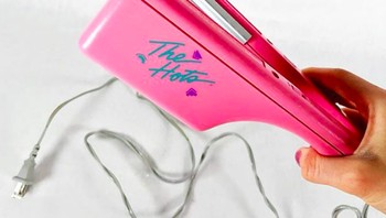 Zaman catokan baru terkenal. Semua gadis berambut lurus ala catokan. Foto: via Brightside