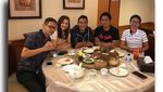 Lihat Momen Seru Irgi Fahrezi Saat Nikmati Bubur Cianjur hingga Ngeliwet Bareng Artis