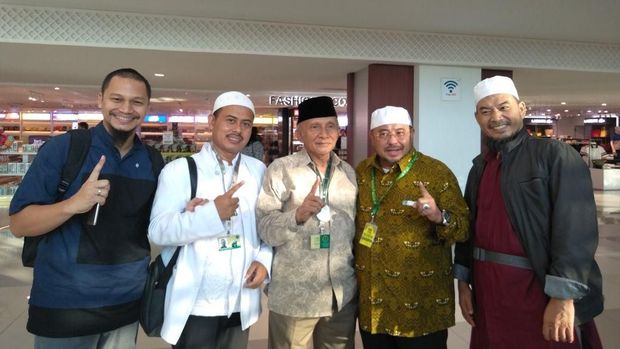 Kontroversi 'Umrah Politik' Prabowo-Amien-Elite PKS