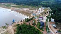 Tugas Kementerian PUPR adalah untuk membangun Instalasi Pengolahan Air (IPA) Tahap I berkapasitas 200 liter/detik di Kecamatan Balikpapan Timur. Pembangunan dilakukan oleh Ditjen Cipta Karya dengan nilai Rp 91,99 miliar kontrak tahun jamak 2017-2018. Progres hingga 27 Mei 2018 telah mencapai 50,1%. Pool/Kementerian PUPR.
