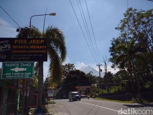 Merapi 2 Kali Erupsi Malam Ini, BMKG: Magelang Berpotensi Hujan Abu