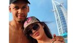 Gaya Liburan Istri Fabinho, Pemain Baru Liverpool