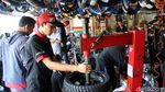 Dua Pekan Jelang Lebaran, Bengkel Motor Mulai Diserbu