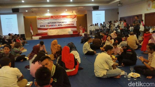 Hangatnya Buka Bersama di Gereja Kathedral