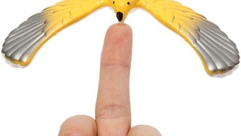 Mainan burung yang bisa mengapung di ujung jari ini hits pada masanya. Foto: via Brightside