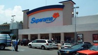 Hingga April 2018, Walmart mengoperasikan 2.371 outlet di Mexico. Jaringan Walmart di negara ini melalui Walmart Supercenter, Superama, Sams Club, Bodega Aurrerá, Mi Bodega Aurrera, Bodega Aurrera Express, dan Farmacia de Walmart.Foto: Dok. Walmart.com