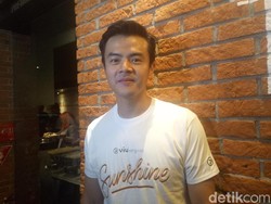 Ukuran Celana Dion Wiyoko Tetap Sama Sejak Kuliah karena Hidup Sehat