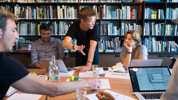 Manajer Marketing Produk USD 123.000/tahun (sekitar Rp 1,7 miliar). Bertugas memandu strategi perusahaan dan memastikan bahwa produk yang ada sesuai dengan kebutuhan pasar. Foto: Business Insider