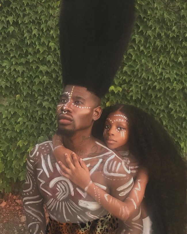 Dalam wawancara dengan Huffington Post, Benny sengaja mengajak anaknya tampil di Instagram, agar putrinya tersebut menjadi percaya diri. Jaxyn diharapkannya mencintai dirinya sendiri, termasuk rambutnya yang berbeda dari kebanyakan wanita. Foto: Dok. Instagram/bennyharlem