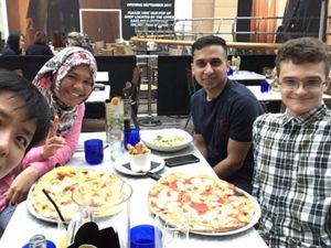 Serunya Bukber Lintas Agama di Birmingham