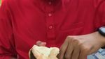 Tampannya Politikus Muda Malaysia, Syed Saddiq Saat Berpose dengan Makanan