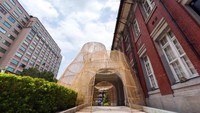 Ukuran karya seni ini hampir 92 kaki panjangnya dan lebarnya lebih dari 65 kaki. Istimewa/Inhabitat.