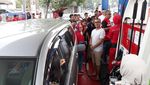 Begini Caranya Isi Bensin Sendiri di SPBU KM 57 Tol Cikampek