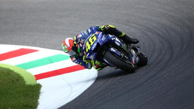 Valentino Rossi akan start dari posisi terdepan di MotoGP Italia.