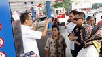 Berkacamata Hitam, Jonan Cek SPBU di Jakarta-Surabaya