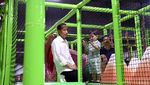 Saat Jokowi Ngabuburit Ajak Cucu Main ke Dufan