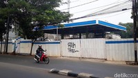 Sebelumnya, area tersebut berdiri SPBU milik Pertamina, namun kemudian tutup dan berdirilah VIVO seperti sekarang ini.
