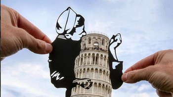 Dia adalah Rich McCor yang dikenal sebagai paperboyo seorang fotografer berusia 31 tahun yang gemar keliling dunia untuk membuat deretan foto-foto kreatifnya. (Foto: Instagram/paperboyo)