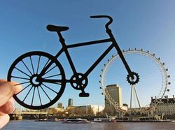 Fotografer Kreatif Ini Gabungkan Kertas dengan Landmark Terkenal