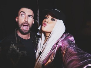 Ada Dua Hijabers Muncul di Video Klip Maroon 5 Bareng Gal Gadot
