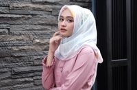 8 Hijabers Cantik Yang Paling Sering Di Endorse Online Shop