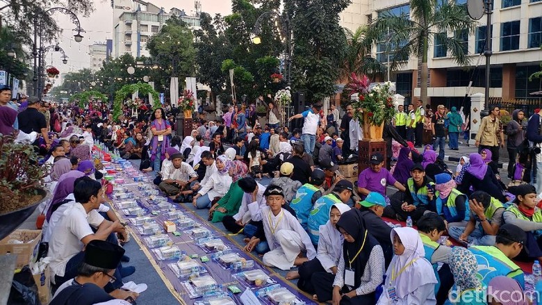 Merajut Kembali Persaudaraan yang Terkoyak Merajut Kembali Persaudaraan yang Terkoyak