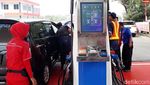 Begini Caranya Isi Bensin Sendiri di SPBU KM 57 Tol Cikampek