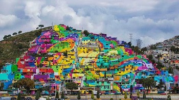Sekarang jadi warna-warni seperti kampung pelangi. (Foto: Boredpanda)