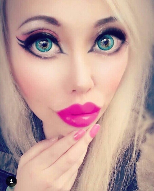 Karena penampilannya yang tak biasa itu, Ophelia memiliki banyak followers hingga lebih dari 88 ribu. Di setiap fotonya selalu menuai pro dan kontra. Ada yang memuji tapi tak sedikit netizen yang nyinyir. Foto: Dok. Instagram Ophelia Vanity