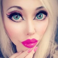 Karena penampilannya yang tak biasa itu, Ophelia memiliki banyak followers hingga lebih dari 88 ribu. Di setiap fotonya selalu menuai pro dan kontra. Ada yang memuji tapi tak sedikit netizen yang nyinyir. Foto: Dok. Instagram Ophelia Vanity