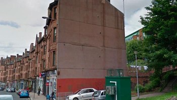 Bangunan tua yang polos di kota Glasgow, Skotlandia. (Foto: Boredpanda)